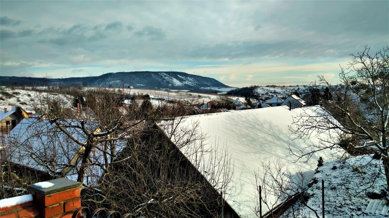 Panorama Apartman Mór Eksteriør billede